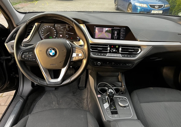 BMW Seria 1 cena 88000 przebieg: 74500, rok produkcji 2021 z Rychwał małe 211